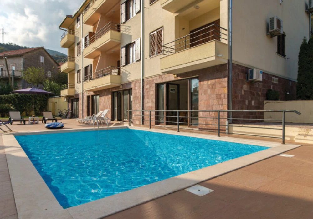 Apartments for sale 3 rooms, 128 m². Herceg Novi. 