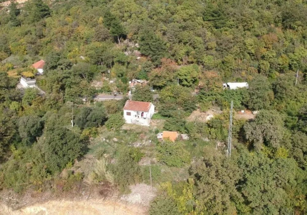 Land for sale for residential construction. Kotor. 