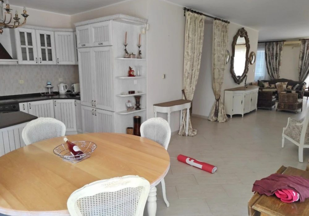 Apartments for sale 2 rooms, 181 m². Muo. 