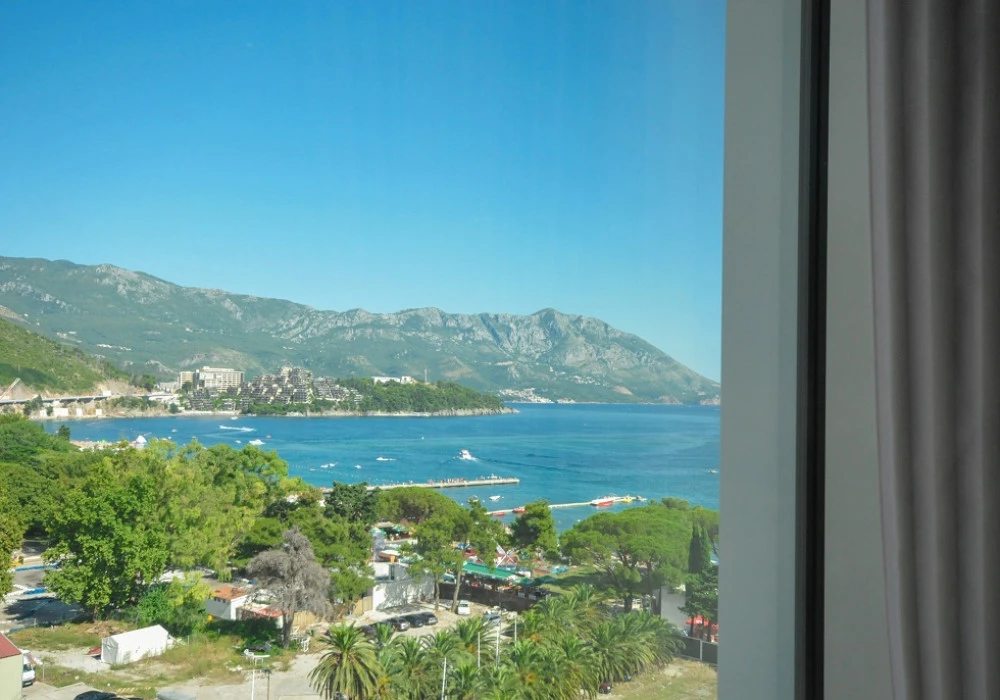 Apartments for sale 3 rooms, 89 m². Budva. 