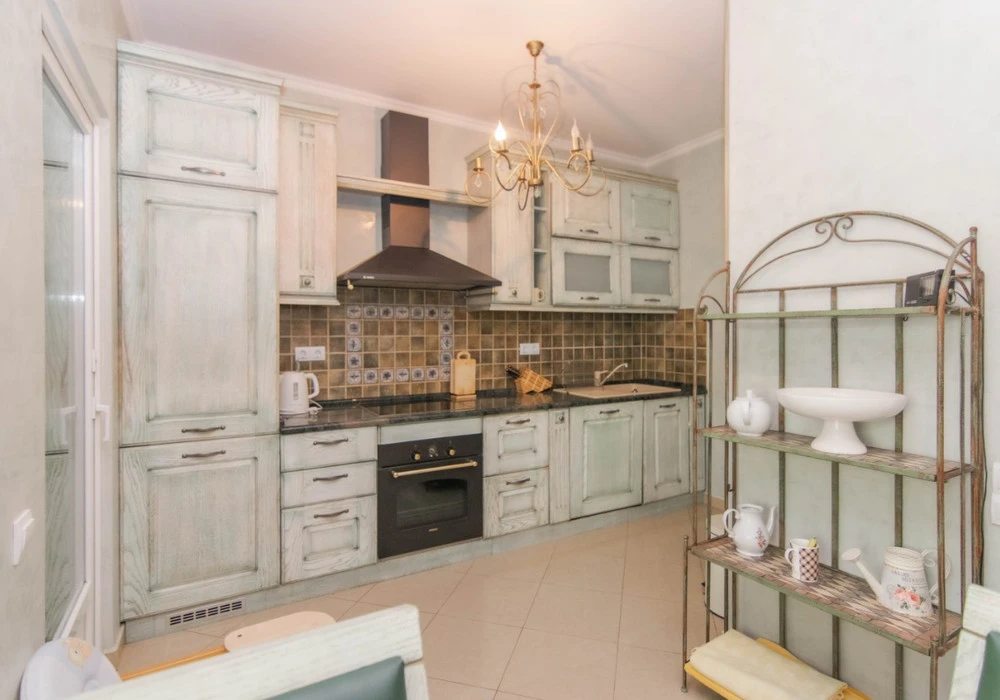 House for sale 4 rooms, 197 m². Herceg Novi. 