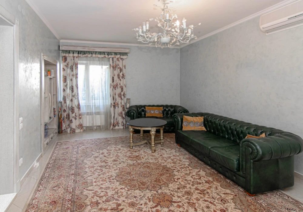 House for sale 4 rooms, 197 m². Herceg Novi. 