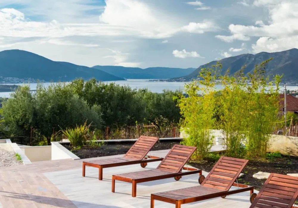 Apartments for sale 2 rooms, 90 m². Tivat. 