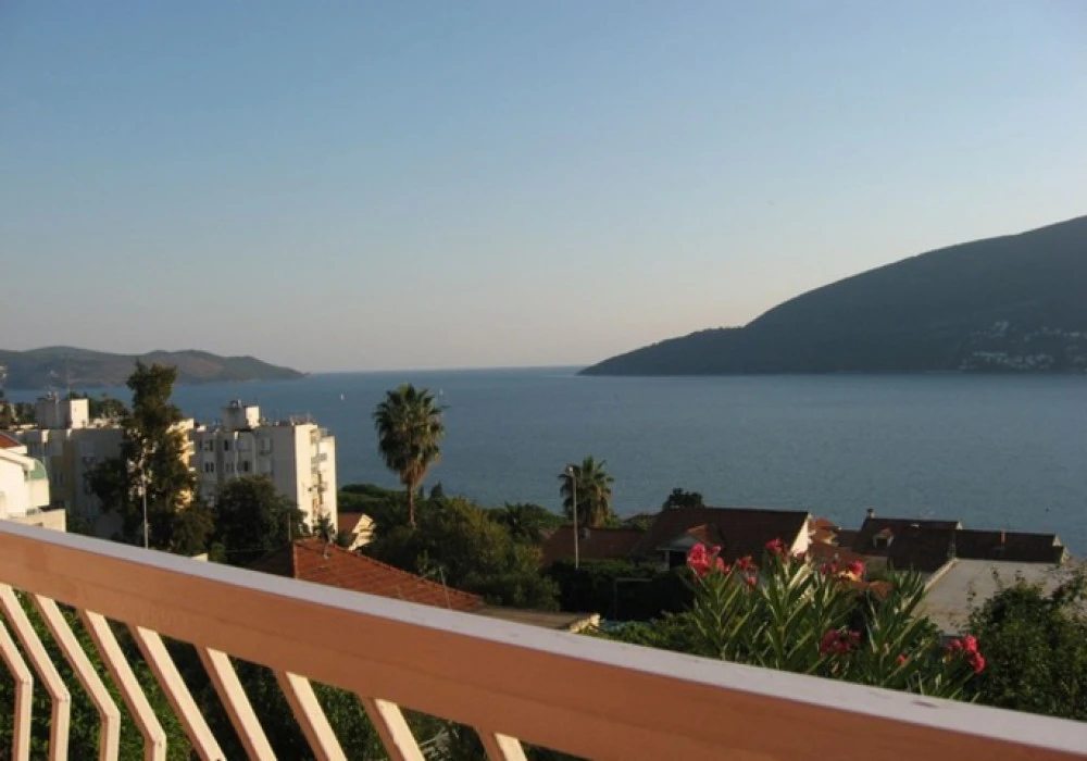 Apartments for sale 2 rooms, 60 m². Herceg Novi. 