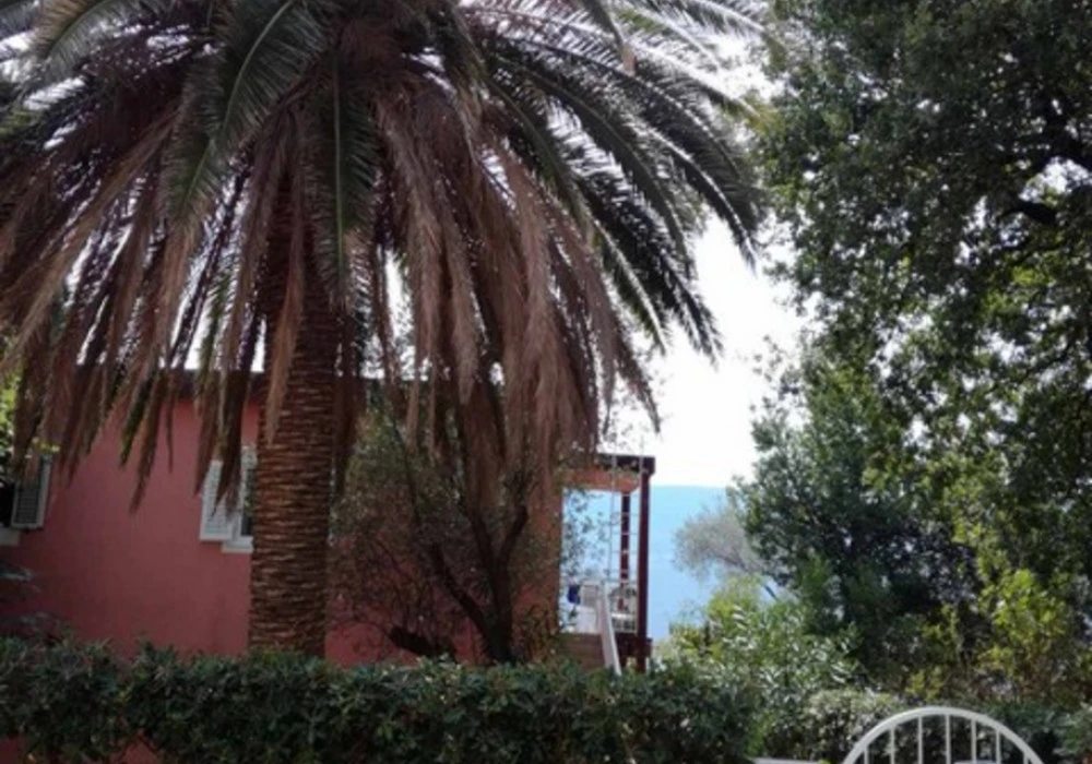 Apartments for sale 2 rooms, 60 m². Herceg Novi. 