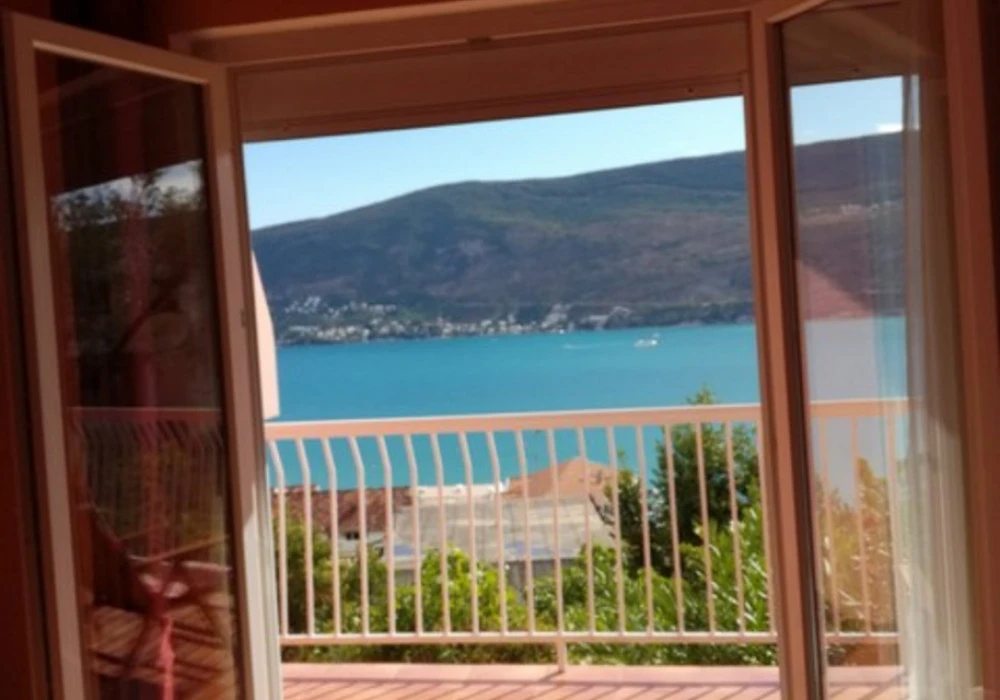 Apartments for sale 2 rooms, 60 m². Herceg Novi. 