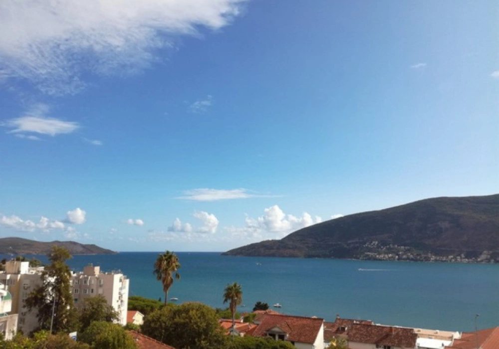 Apartments for sale 2 rooms, 60 m². Herceg Novi. 