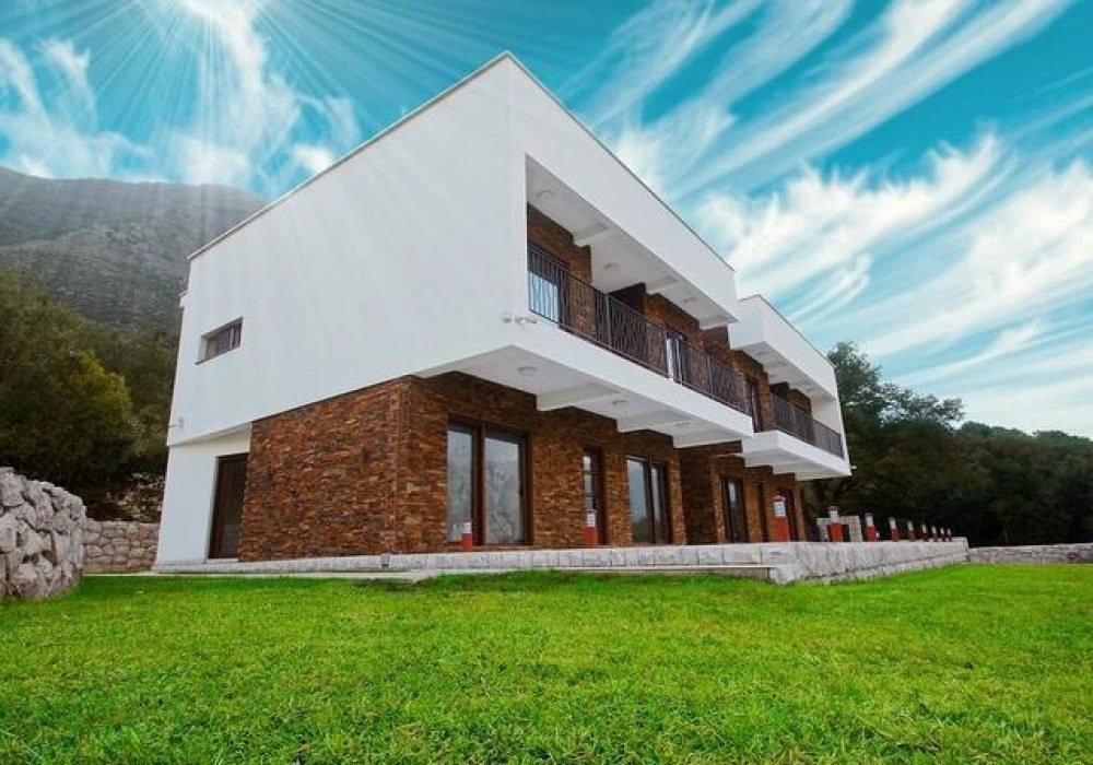 Kuća na prodaju 6 соба, 272 m². Prčanj. 