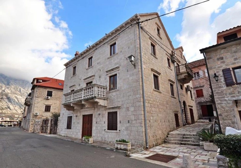 House for sale. Kotor. 