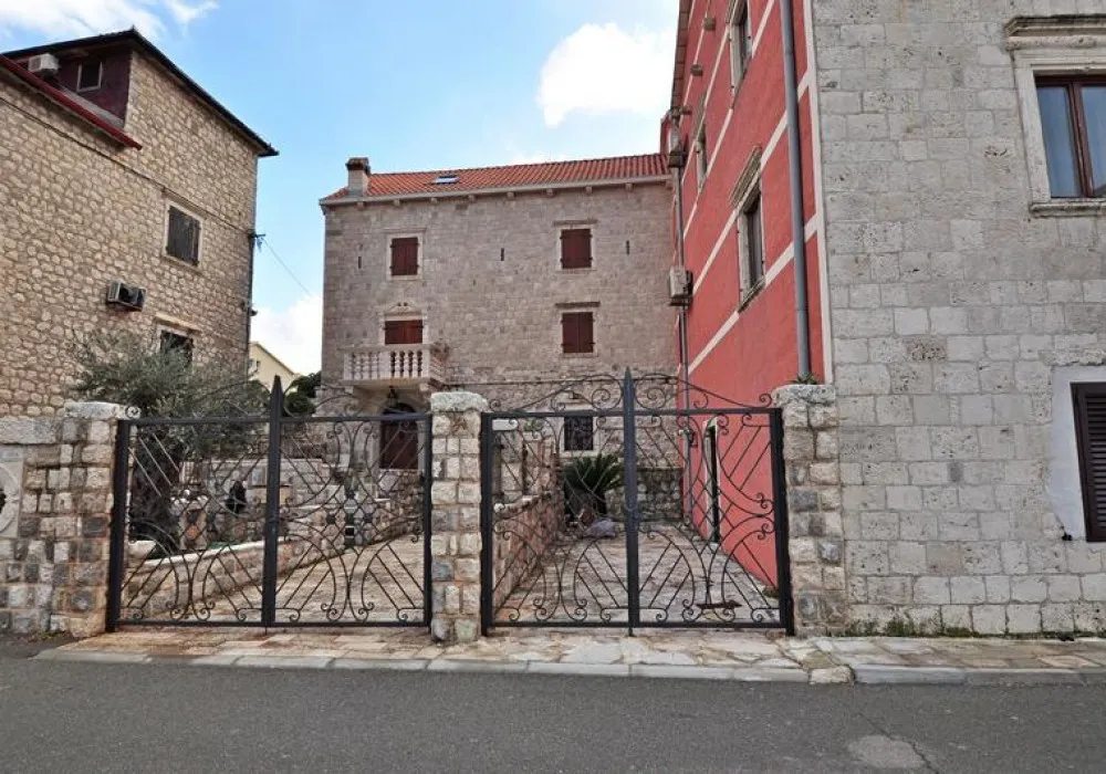 House for sale. Kotor. 