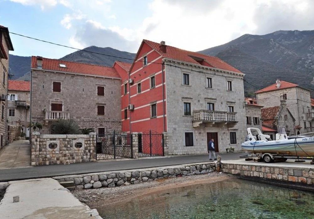 House for sale. Kotor. 