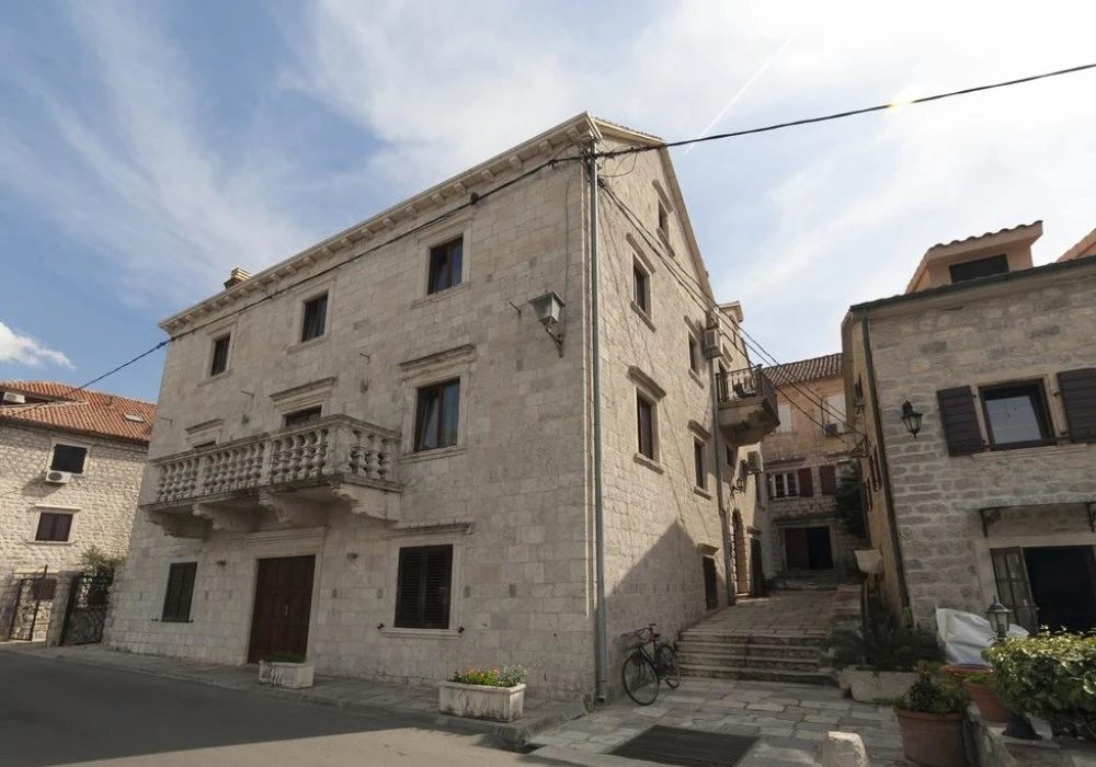 House for sale. Kotor. 