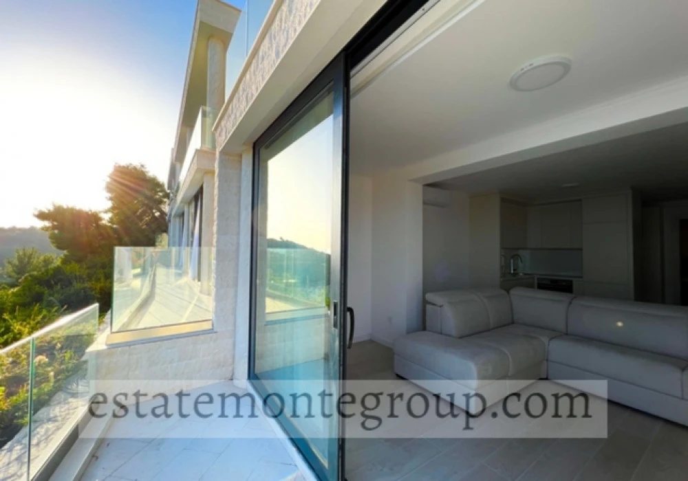 Apartments for sale 89 m². Budva. 