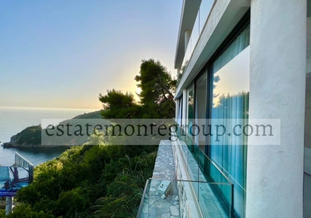 Apartments for sale 89 m². Budva. 