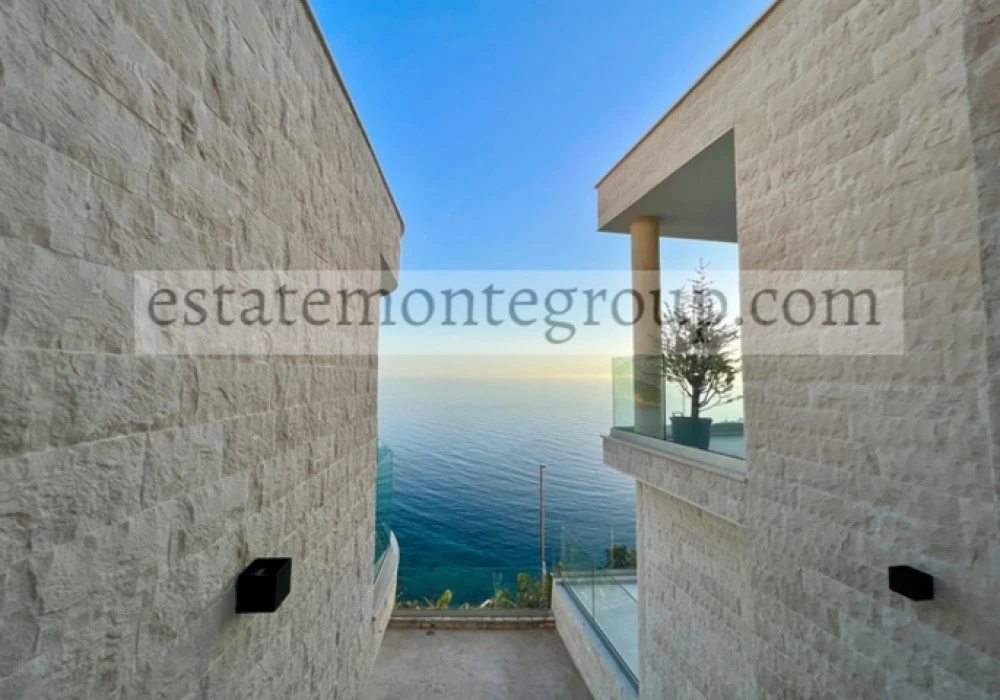 Apartments for sale 76 m². Budva. 