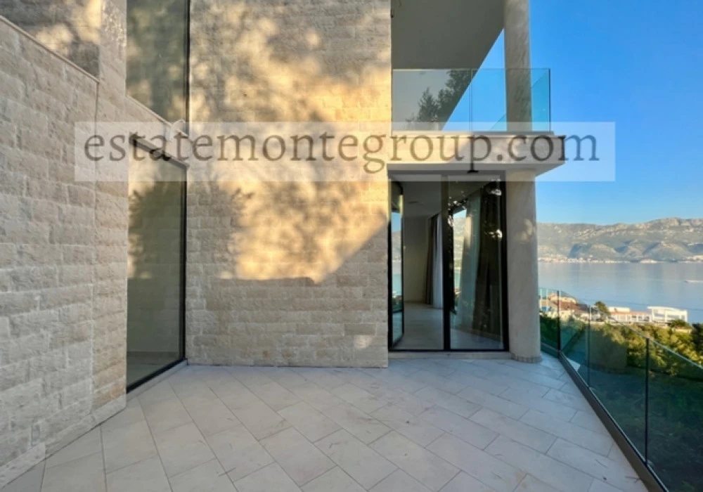 Apartments for sale 96 m². Budva. 