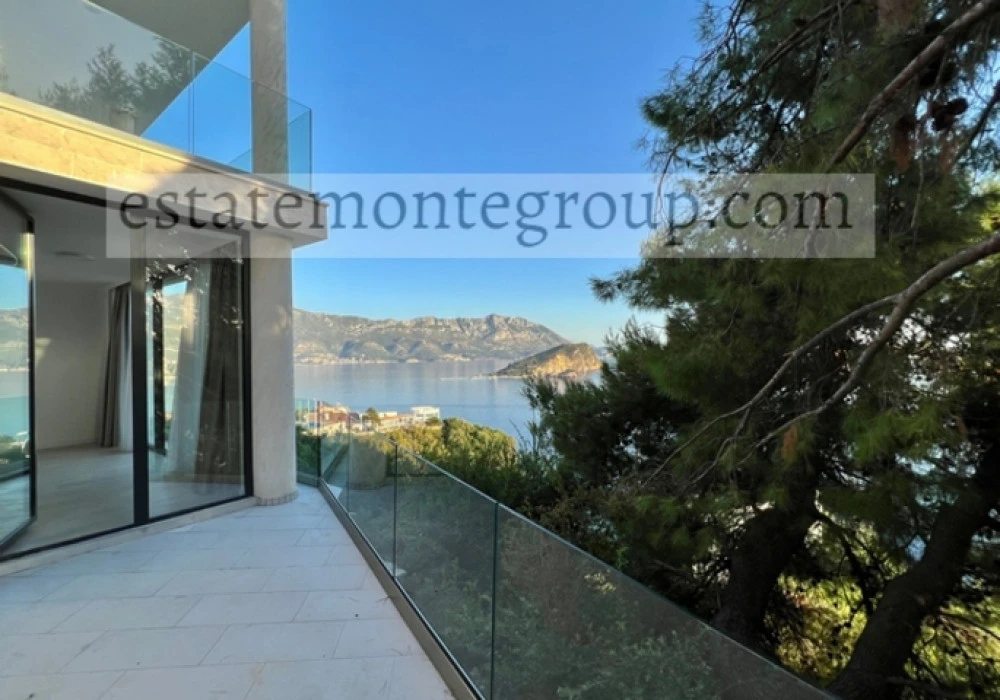 Apartments for sale 96 m². Budva. 