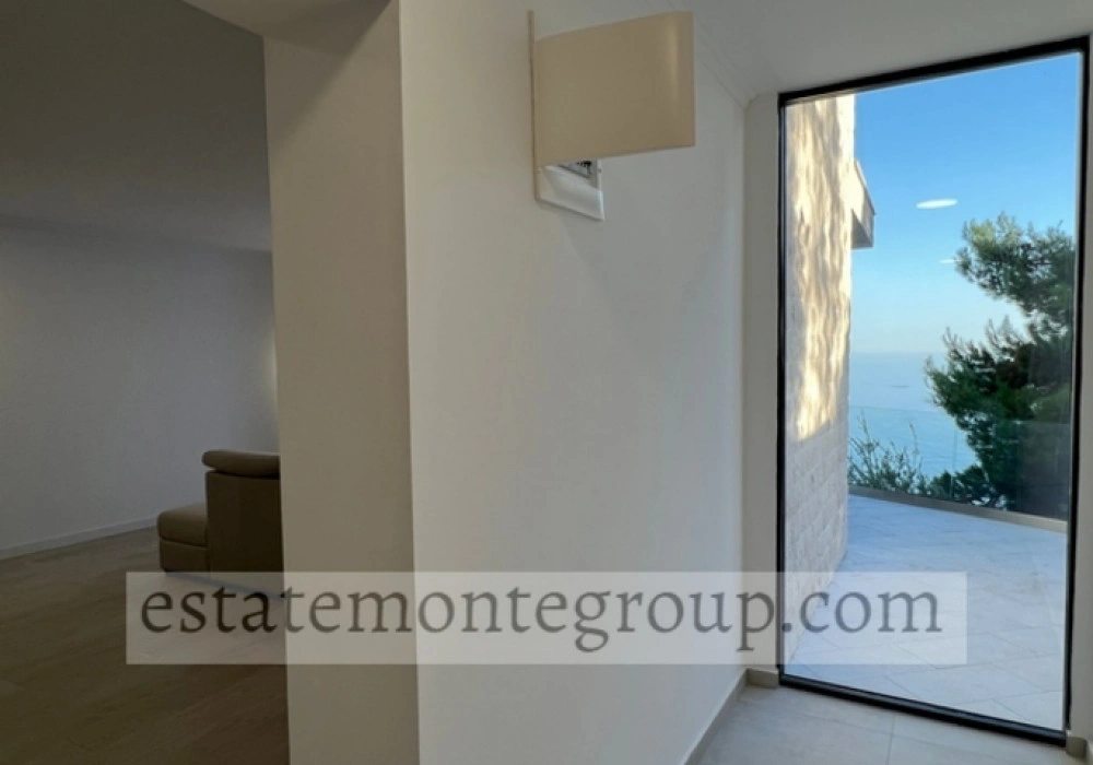 Apartments for sale 96 m². Budva. 