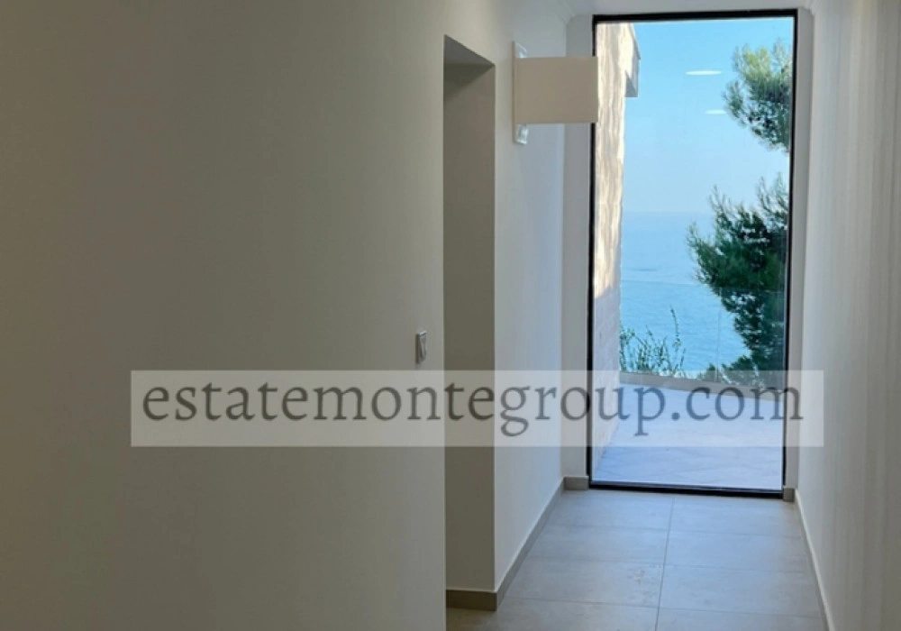 Apartments for sale 96 m². Budva. 