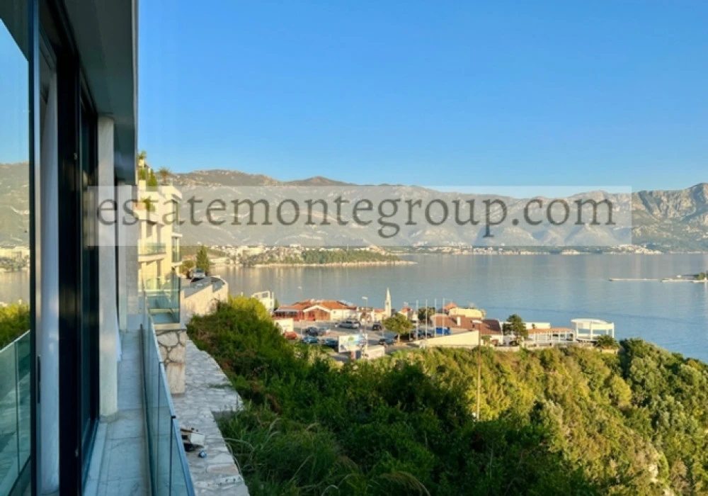 Apartments for sale 96 m². Budva. 