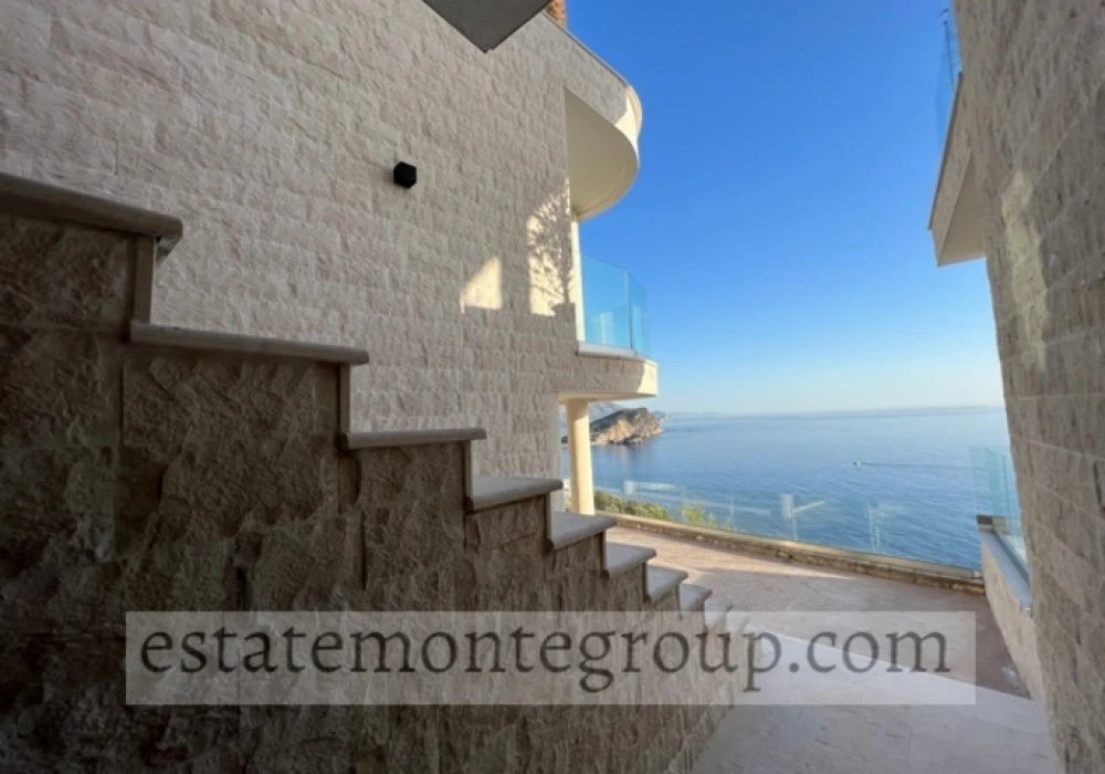 Apartments for sale 73 m². Budva. 