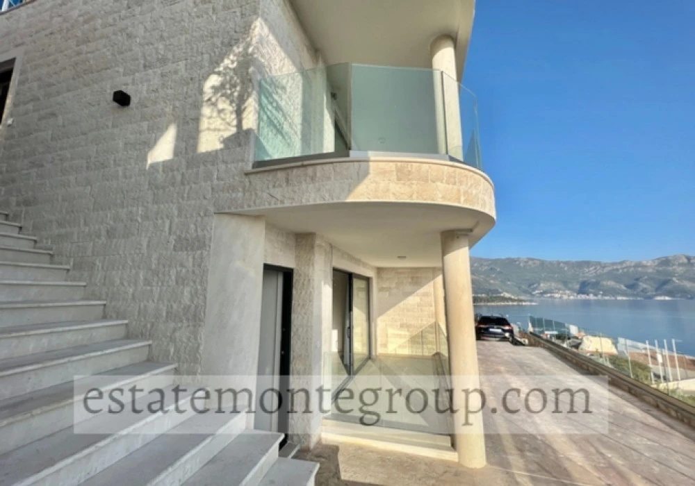 Apartments for sale 68 m². Budva. 