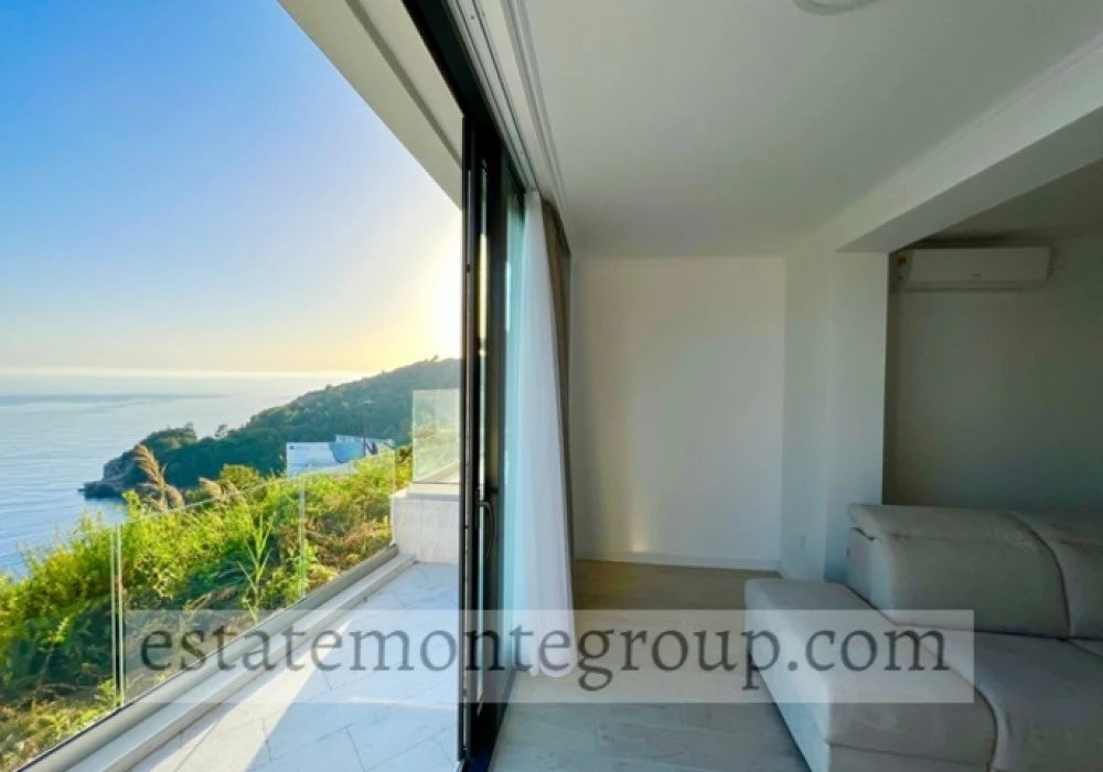 Apartments for sale 89 m². Budva. 