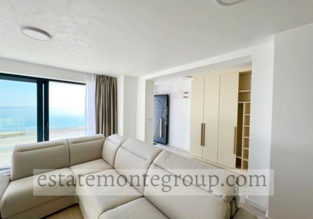 Apartments for sale 70 m². Budva. 