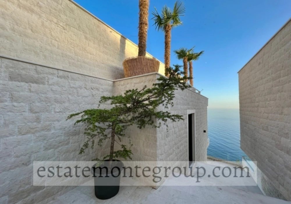 Apartments for sale 77 m². Budva. 