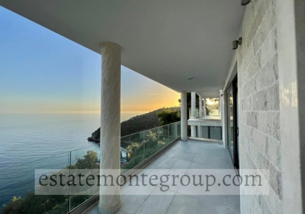 Apartments for sale 77 m². Budva. 