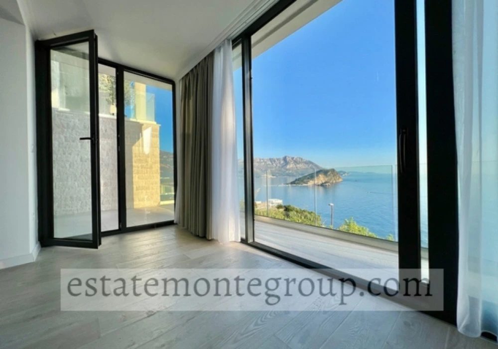 Apartments for sale 91 m². Budva. 