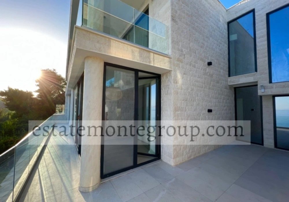 Apartments for sale 91 m². Budva. 