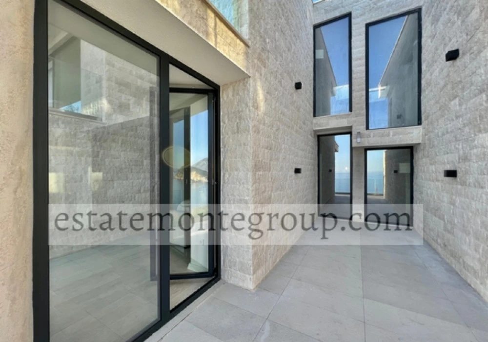 Apartments for sale 91 m². Budva. 