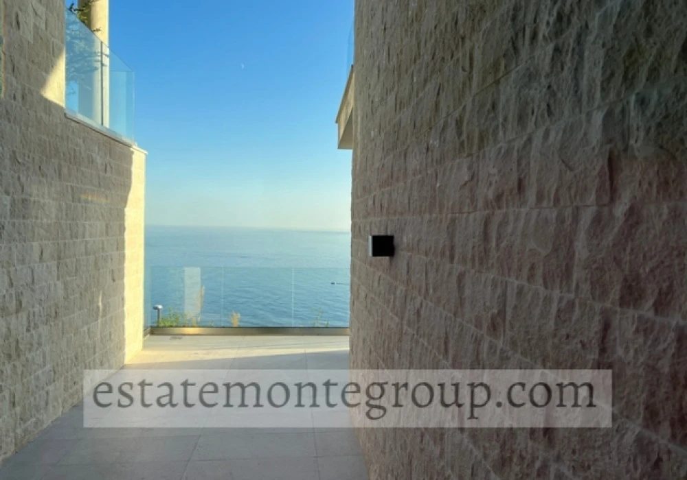 Apartments for sale 91 m². Budva. 