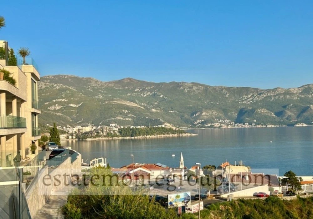 Apartments for sale 76 m². Budva. 