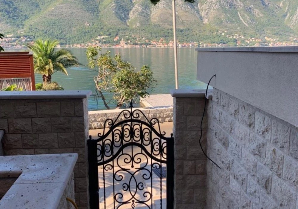 Kuća na prodaju. Kotor. 