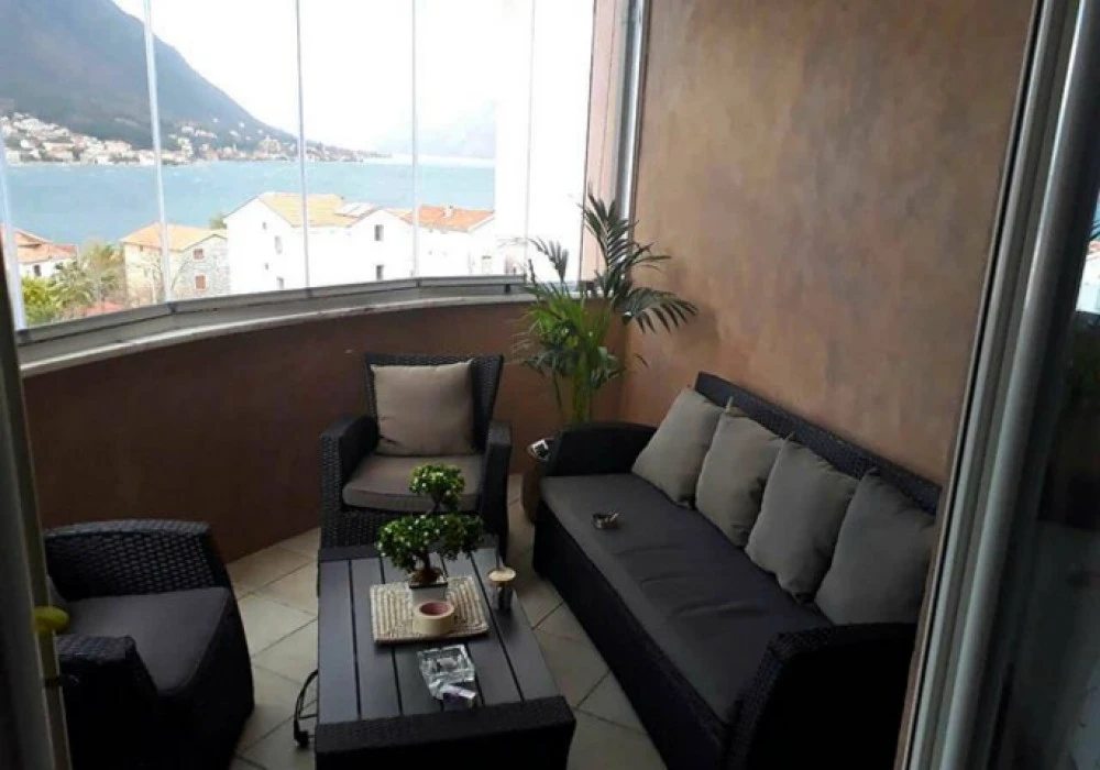 Apartments for sale 2 rooms, 71 m². Dobrota. 