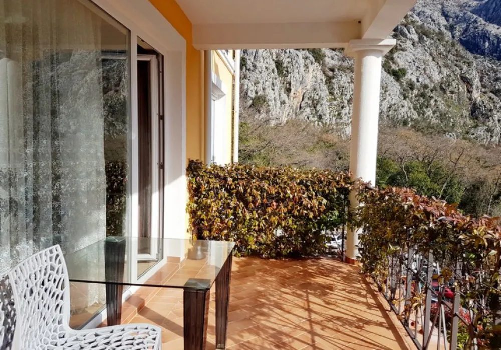 Apartments for sale 2 rooms, 126 m². Orahovac. 