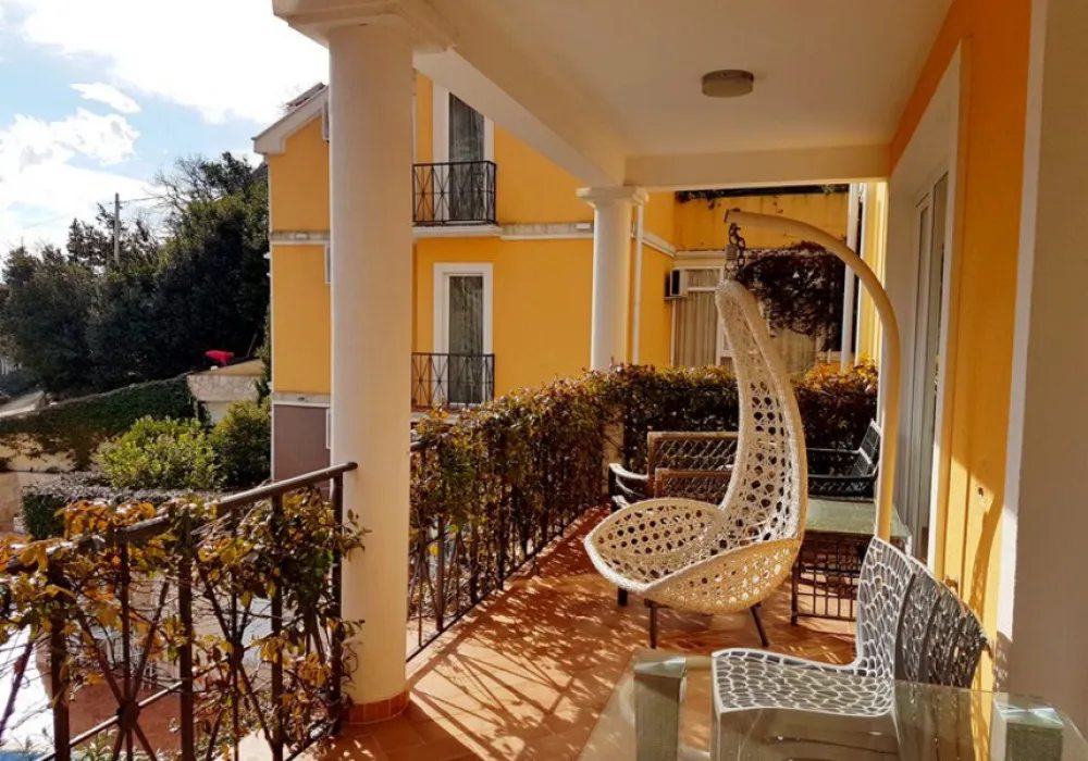 Apartments for sale 2 rooms, 126 m². Orahovac. 