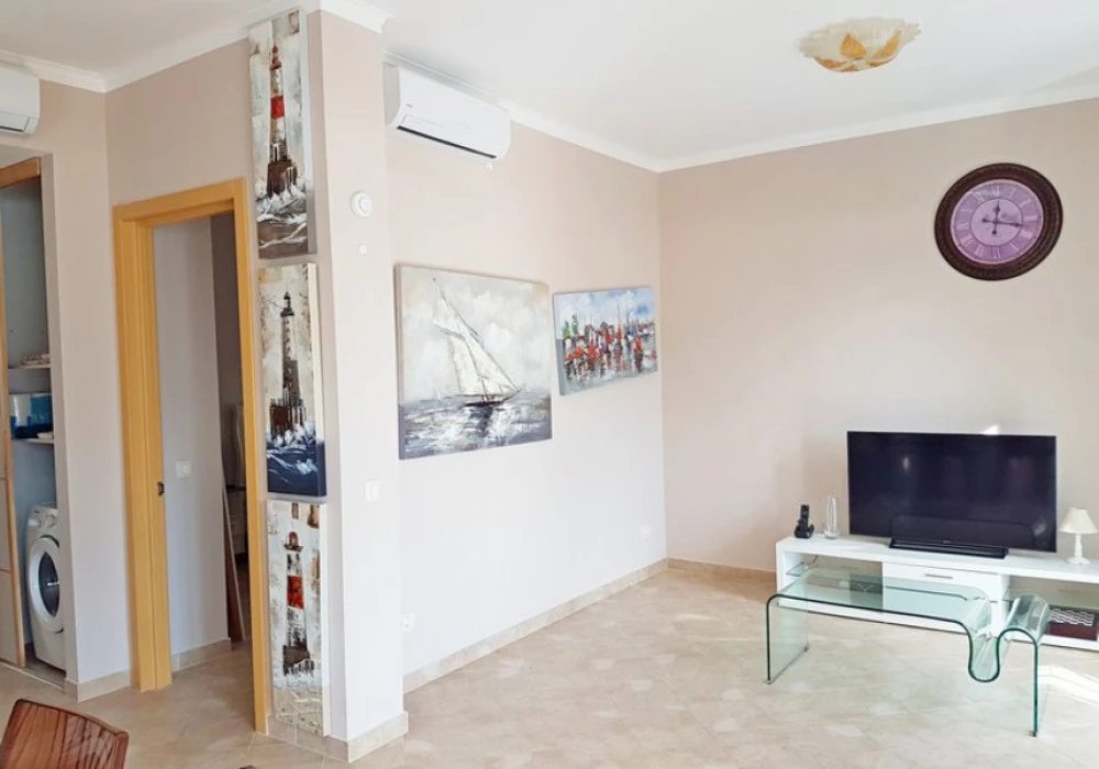 Apartments for sale 2 rooms, 126 m². Orahovac. 