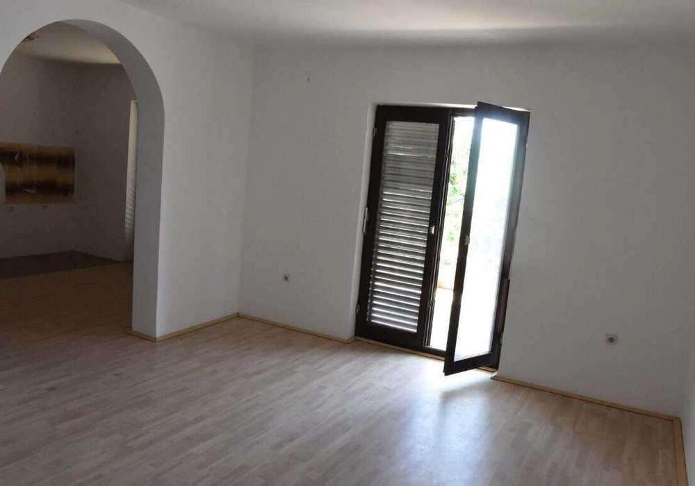 Kuća na prodaju 15 соба, 740 m². Igalo. 