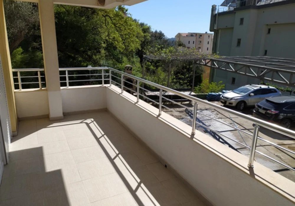 Apartments for sale 2 rooms, 91 m². Rafailovici. 