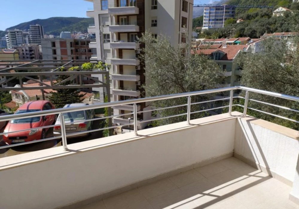 Apartments for sale 2 rooms, 91 m². Rafailovici. 