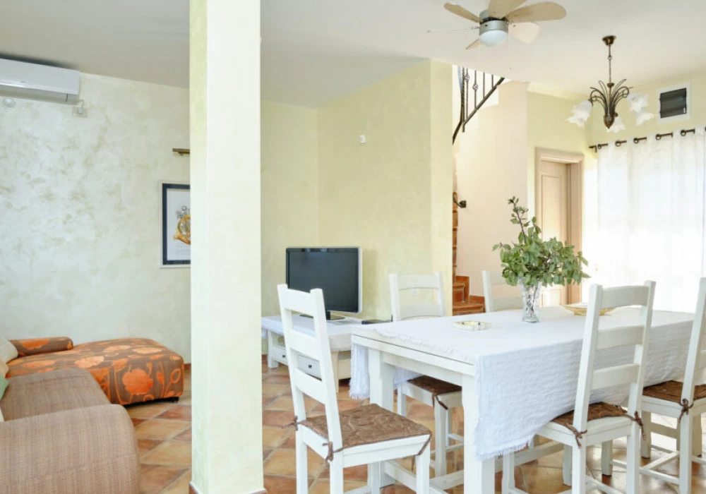 Townhouse for sale 3 rooms, 180 m². Tivat. 