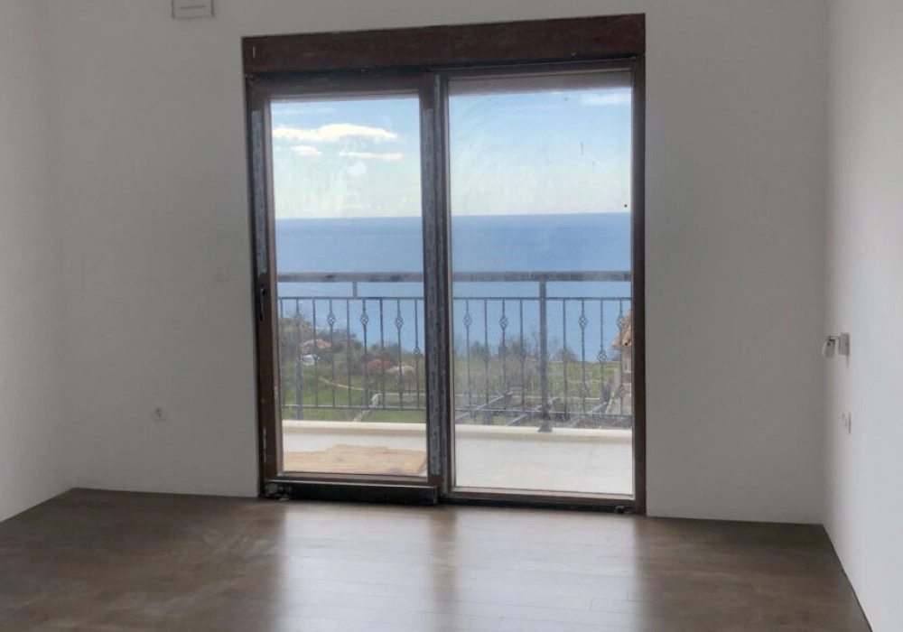 Kuća na prodaju 4 собе, 178 m². Budva. 