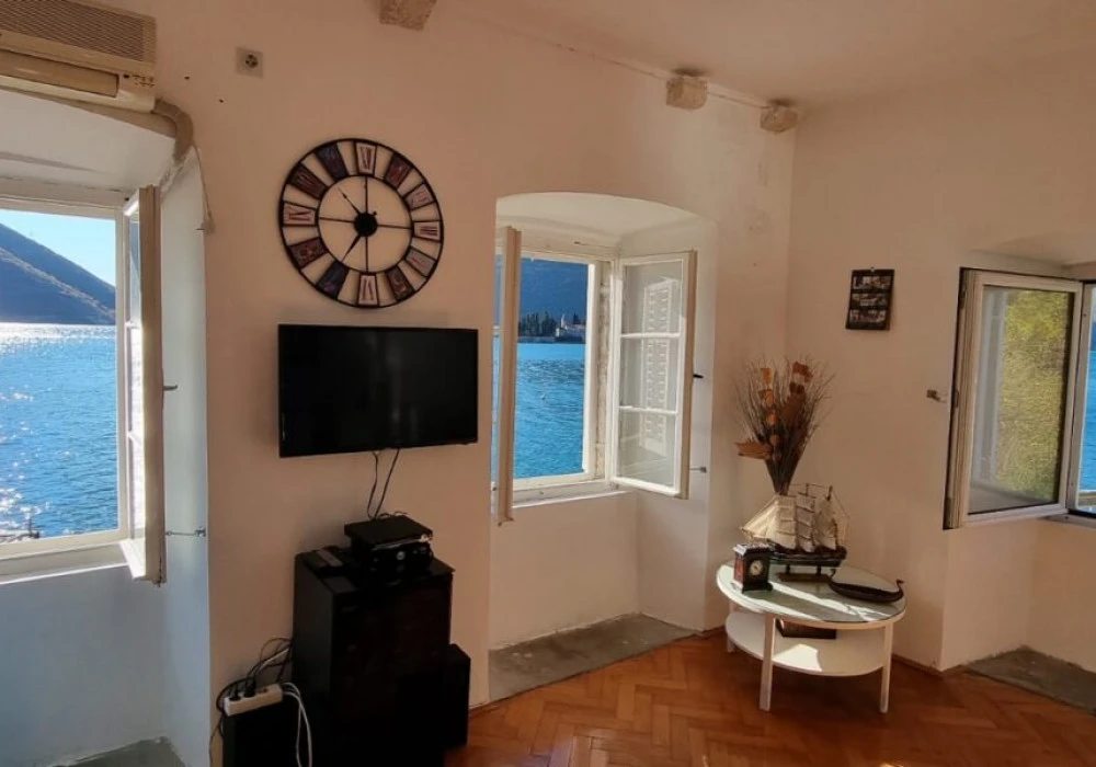 Apartments for sale 2 rooms, 72 m². Kotor. 