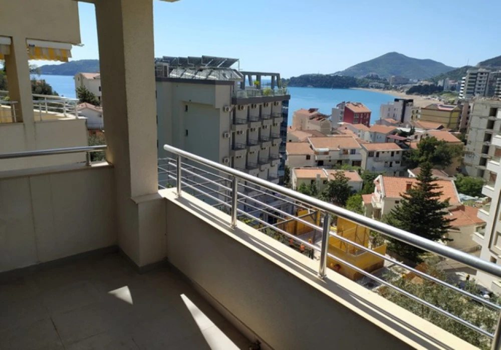 Apartments for sale 2 rooms, 77 m². Rafailovici. 