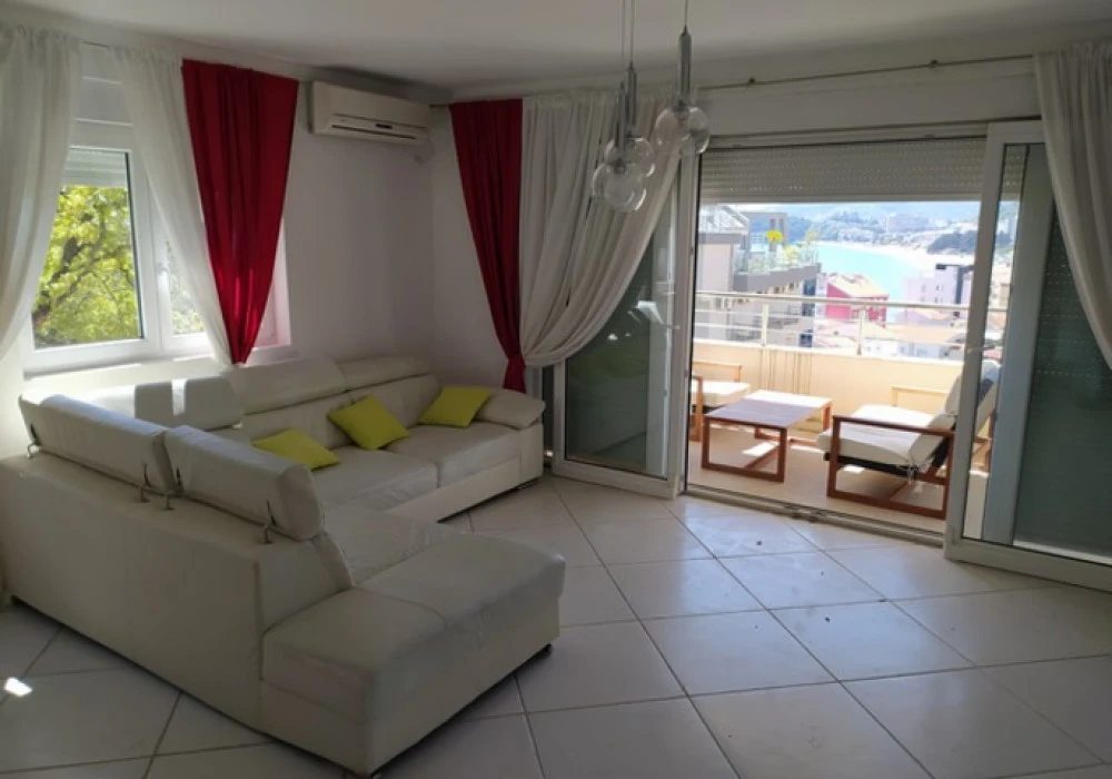 Apartments for sale 3 rooms, 101 m². Rafailovici. 