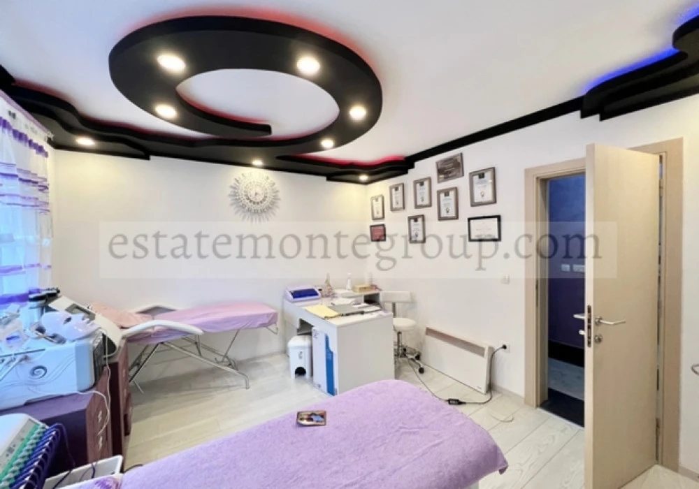 Apartments for sale 3 rooms, 76 m². Budva. 