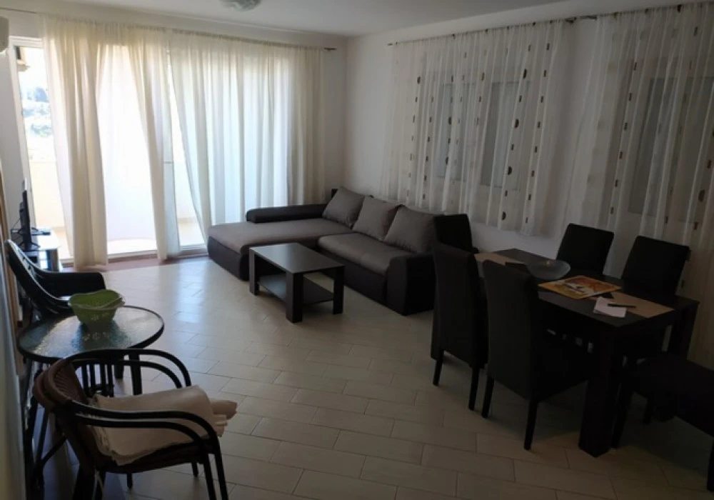 Apartments for sale 3 rooms, 83 m². Rafailovici. 